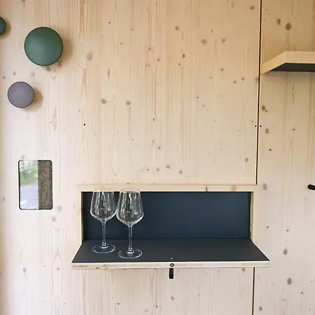 Semesterbostad Sleep Space 22 - Green Tiny Spot Schillig